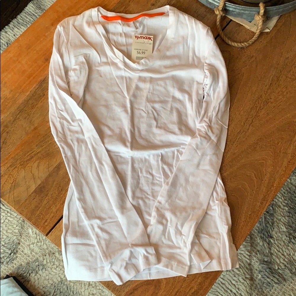 Tresics basic white long sleeve shirt. Size S.